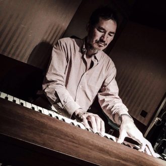 音楽プロデューサー 柿崎譲志さんに、日本の音楽シーンの歴史的場面を伺います。